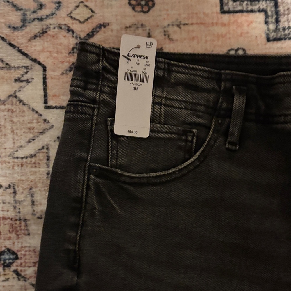 Express women’s Dark Gray Skinny Jeans